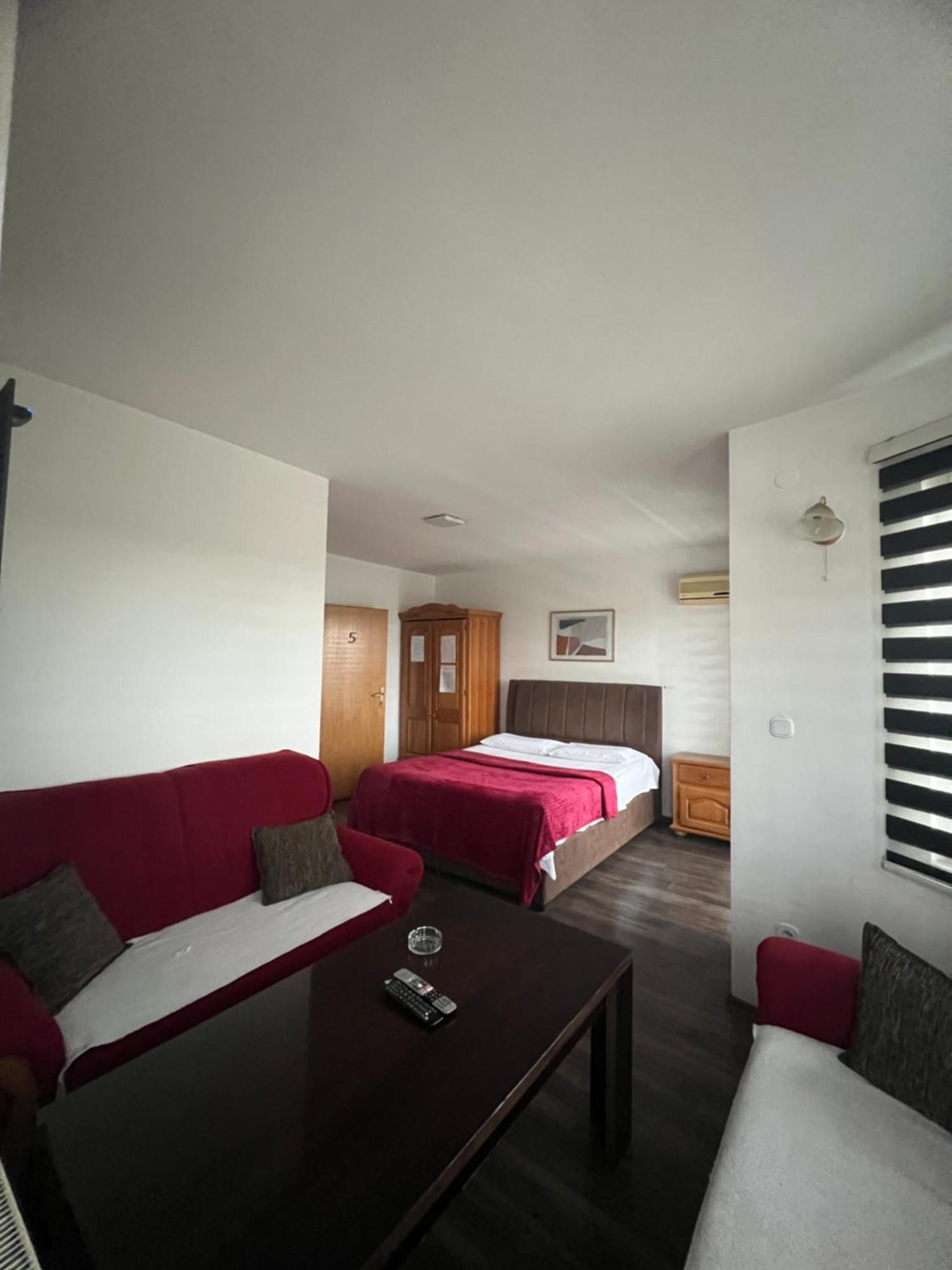 Prenociste Samir Hotell Gradacac Exteriör bild